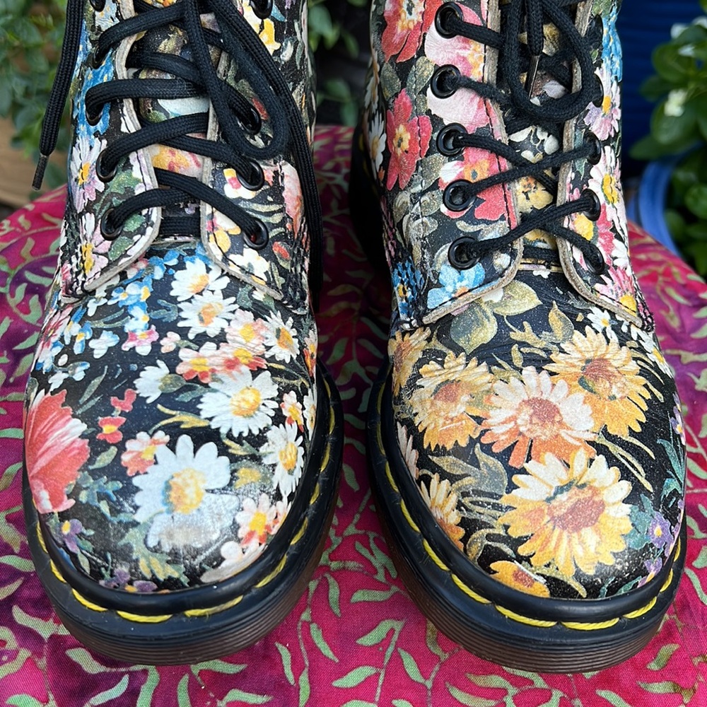 🏴󠁧󠁢󠁥󠁮󠁧󠁿 Dr. Martens MIE Sienna Miller Floral Boots UK 4 - Picture 12 of 17